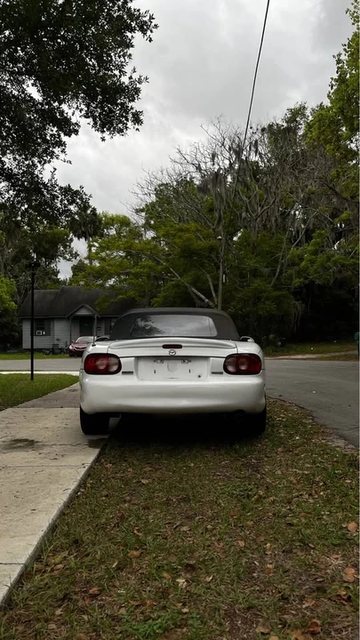 2001 Mazda NB MX-5 Miata - Image 3 of 8