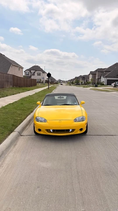 2001 Mazda NB MX-5 Miata - Image 2 of 19