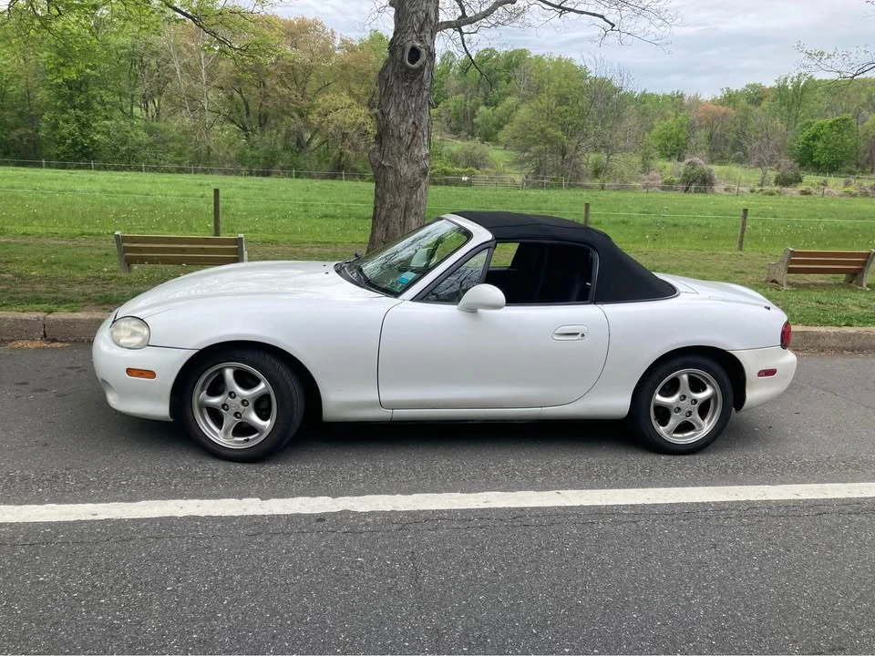 2001 Mazda NB MX-5 Miata - Image 2 of 14