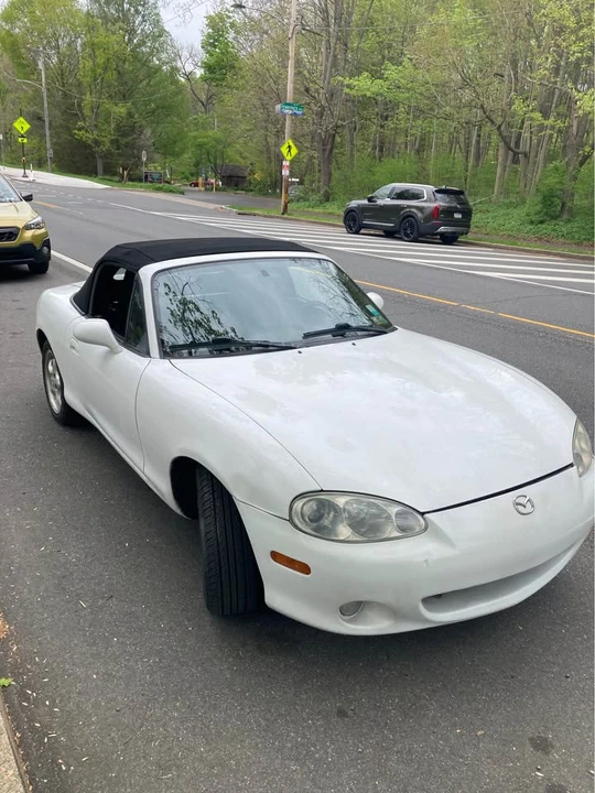 2001 Mazda NB MX-5 Miata - Image 11 of 14