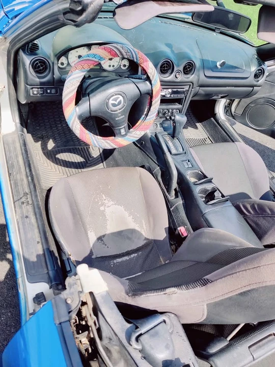 2001 Mazda NB MX-5 Miata - Image 13 of 14