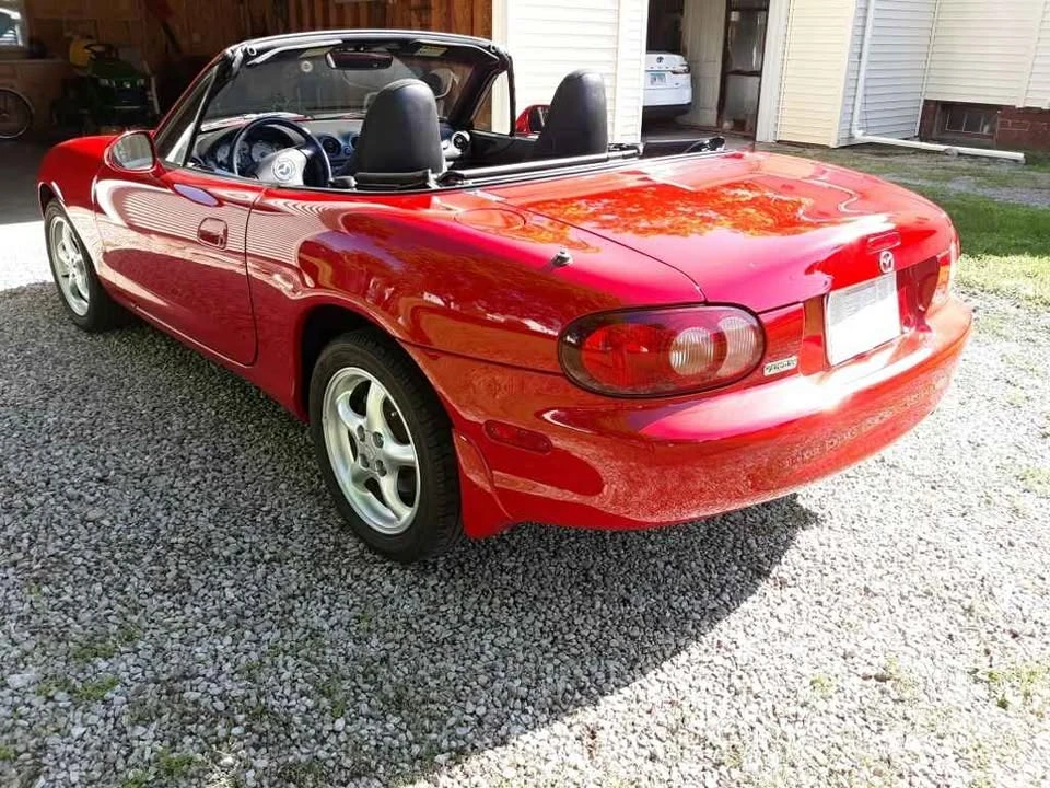 2001 Mazda NB MX-5 Miata - Image 5 of 10