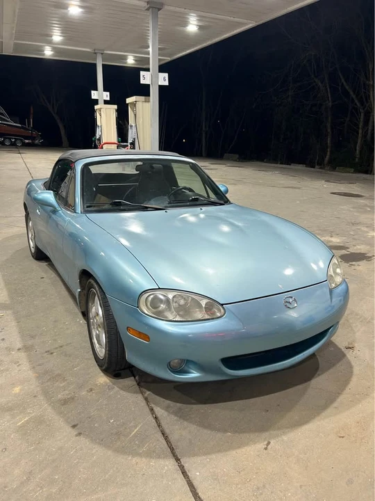 2001 Mazda NB MX-5 Miata - Image 2 of 5