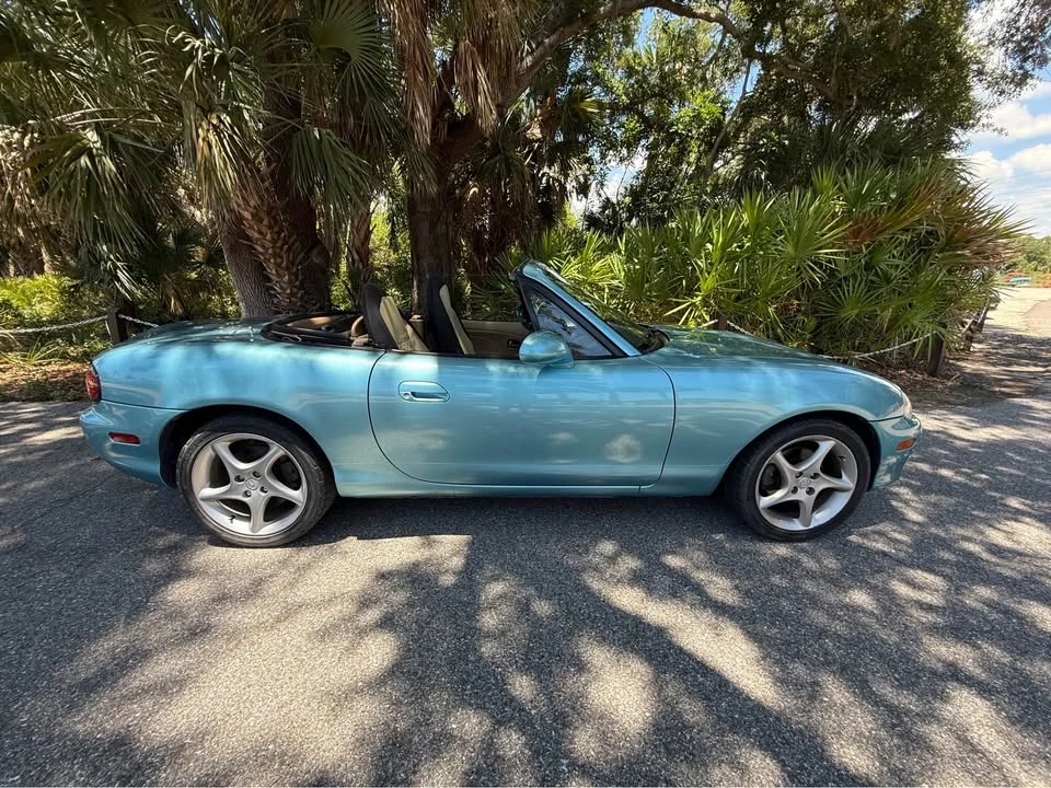 2001 Mazda NB MX-5 Miata - Image 2 of 10