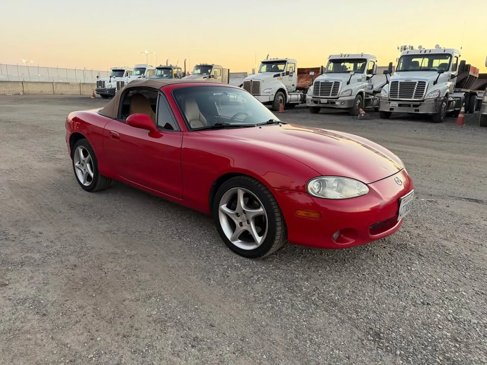 2001 Mazda NB MX-5 Miata - Image 3 of 5