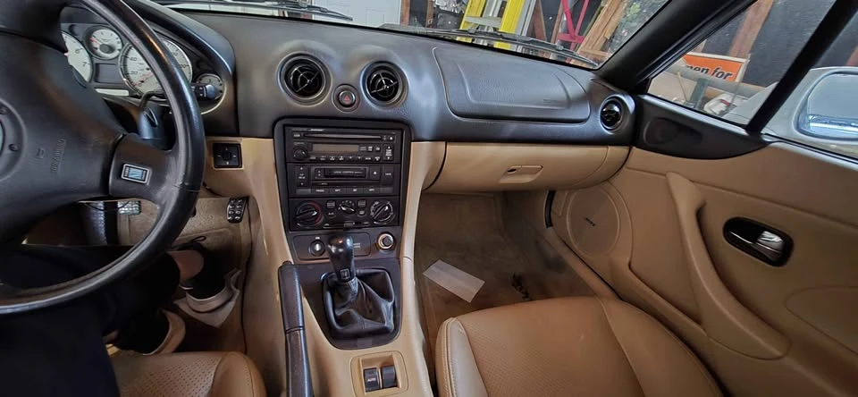 2001 Mazda NB MX-5 Miata - Image 7 of 16