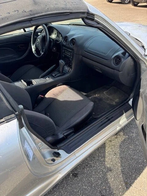 2001 Mazda NB MX-5 Miata - Image 17 of 18