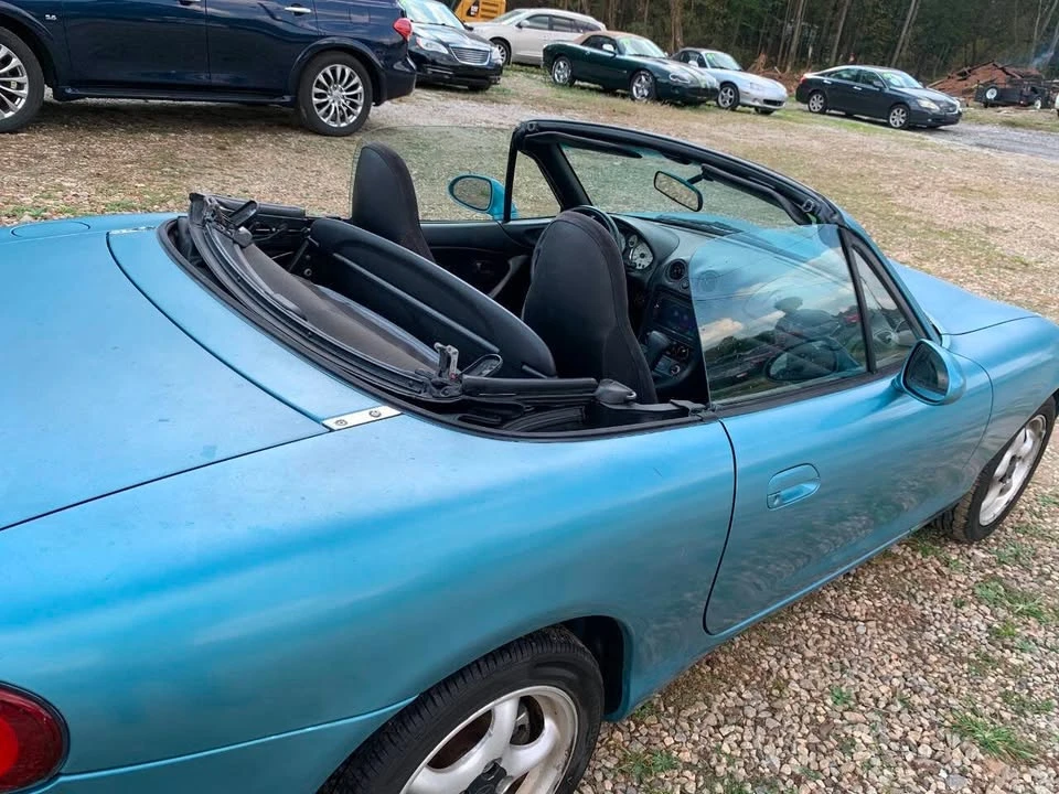 2001 Mazda NB MX-5 Miata - Image 12 of 19