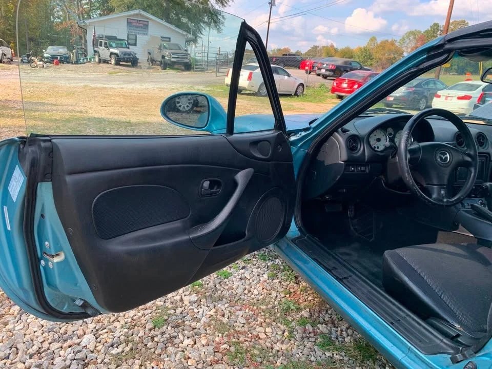 2001 Mazda NB MX-5 Miata - Image 13 of 19