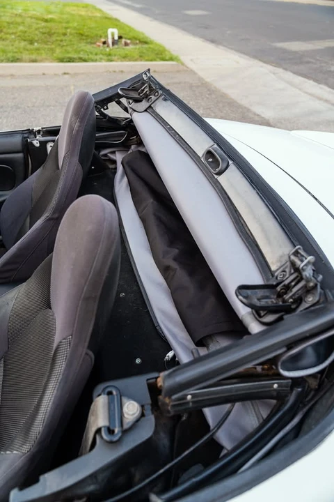 2001 Mazda NB MX-5 Miata - Image 15 of 20