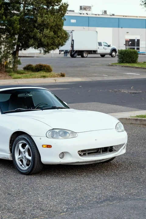 2001 Mazda NB MX-5 Miata - Image 2 of 20