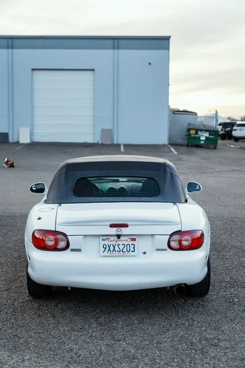 2001 Mazda NB MX-5 Miata - Image 10 of 20