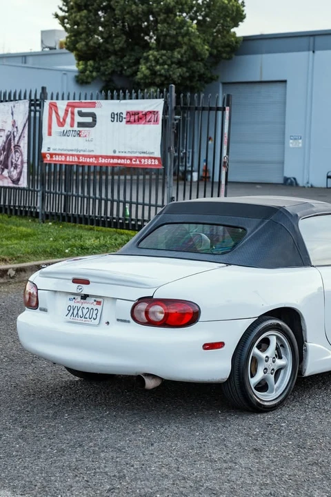 2001 Mazda NB MX-5 Miata - Image 7 of 19