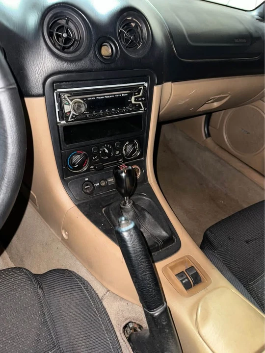 2001 Mazda NB MX-5 Miata - Image 5 of 10