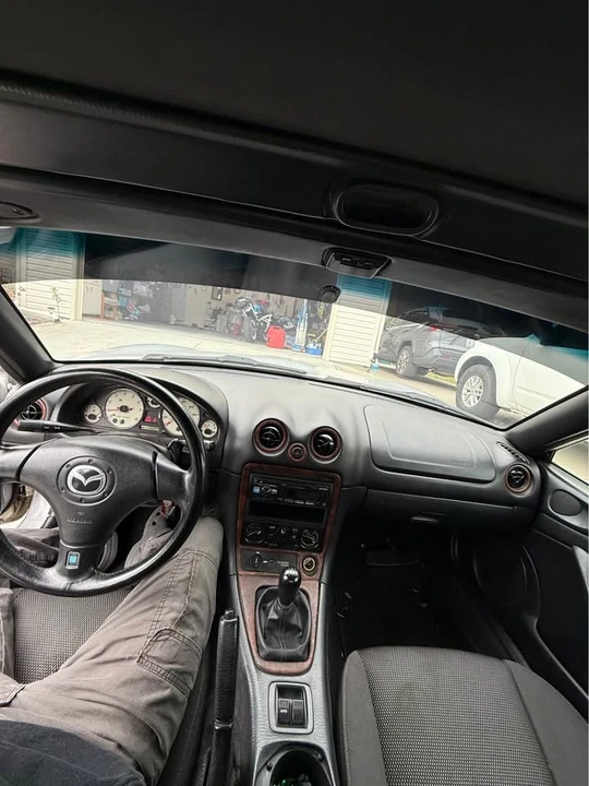 2001 Mazda NB MX-5 Miata - Image 8 of 20