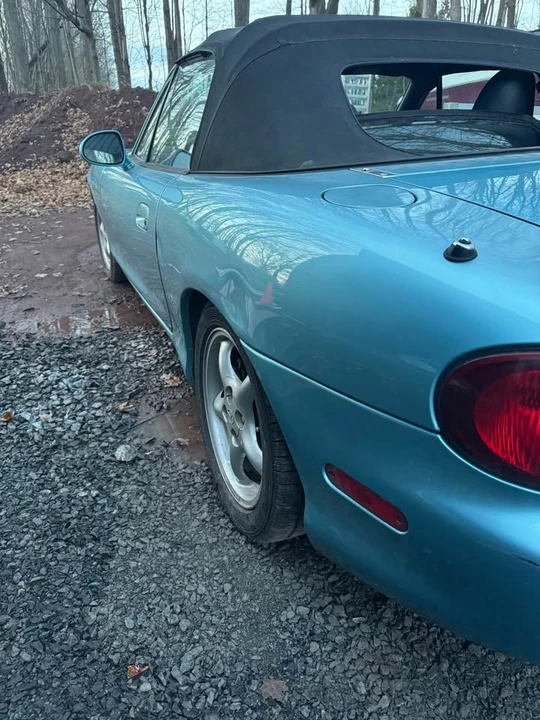 2001 Mazda NB MX-5 Miata - Image 4 of 10