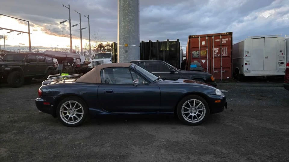 2001 Mazda NB MX-5 Miata - Image 3 of 11