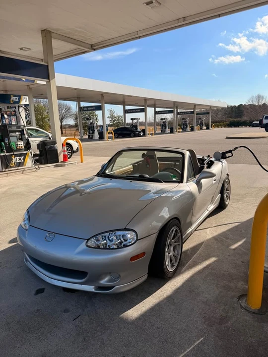2001 Mazda NB MX-5 Miata - Image 3 of 4