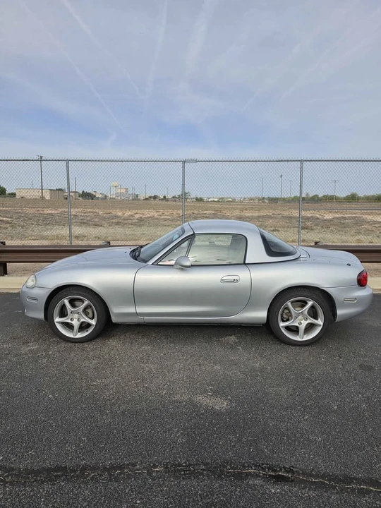 2001 Mazda NB MX-5 Miata - Image 3 of 9