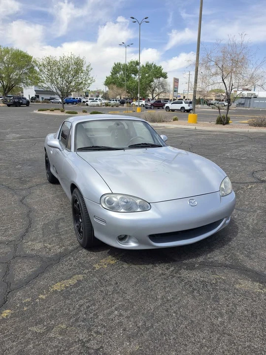 2001 Mazda NB MX-5 Miata - Image 2 of 9