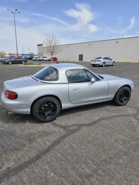 2001 Mazda NB MX-5 Miata - Image 4 of 9