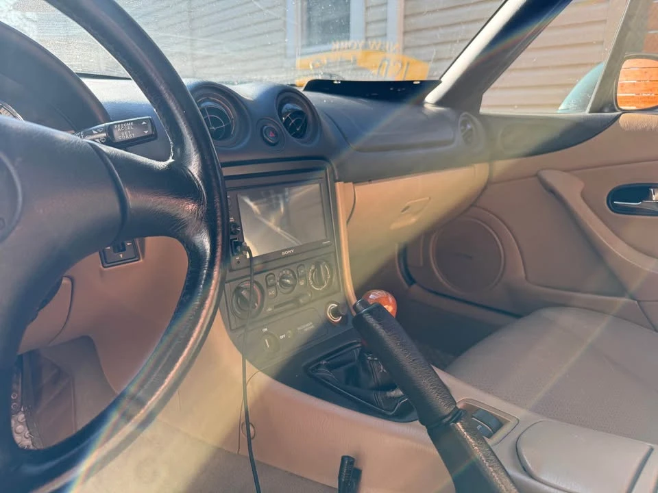 2001 Mazda NB MX-5 Miata - Image 15 of 17