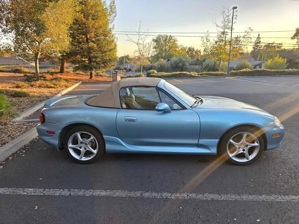 2001 Mazda NB MX-5 Miata - Image 3 of 12