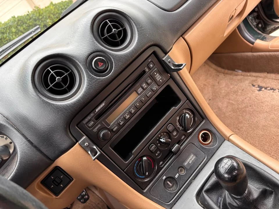 2001 Mazda NB MX-5 Miata - Image 6 of 16