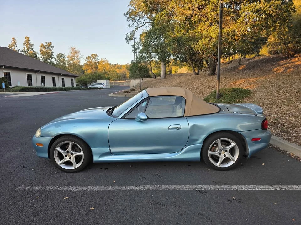 2001 Mazda NB MX-5 Miata - Image 4 of 12