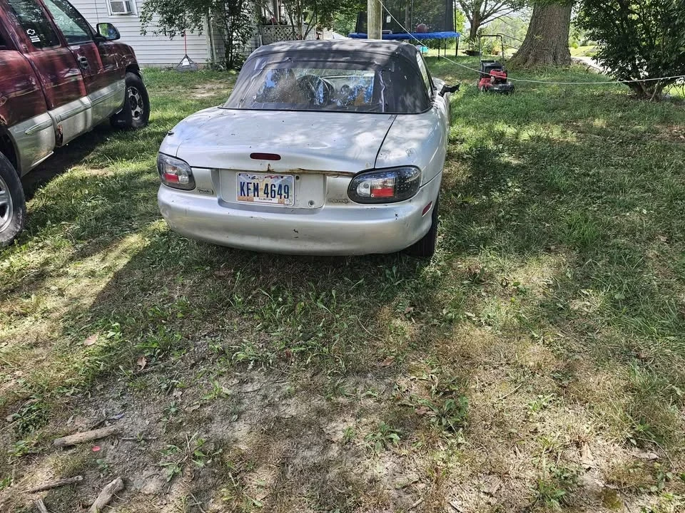 2001 Mazda NB MX-5 Miata - Image 5 of 8