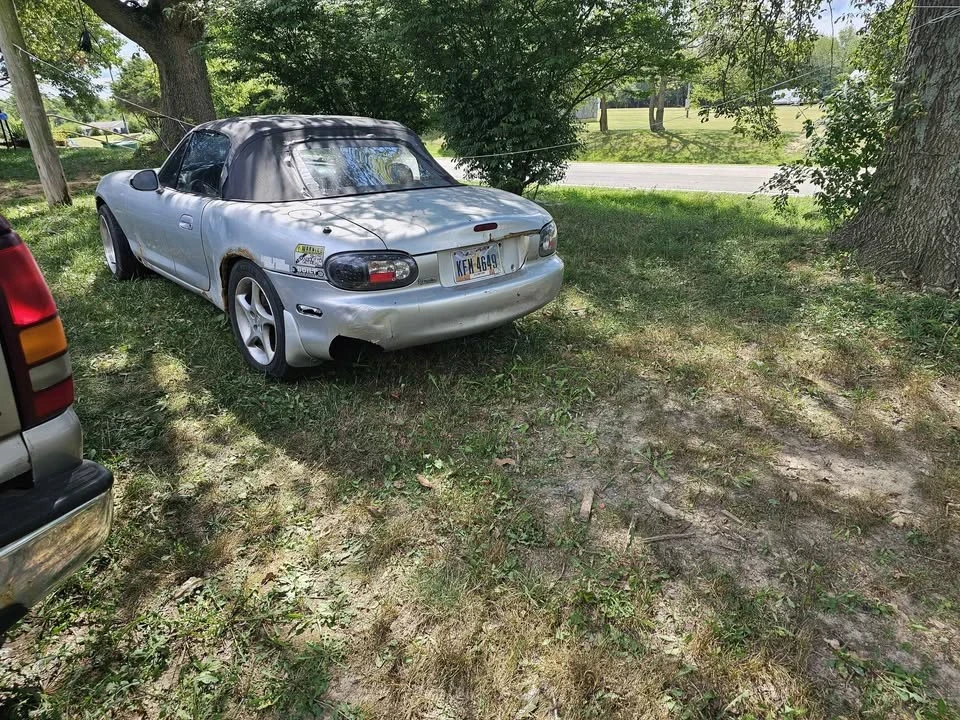 2001 Mazda NB MX-5 Miata - Image 6 of 8