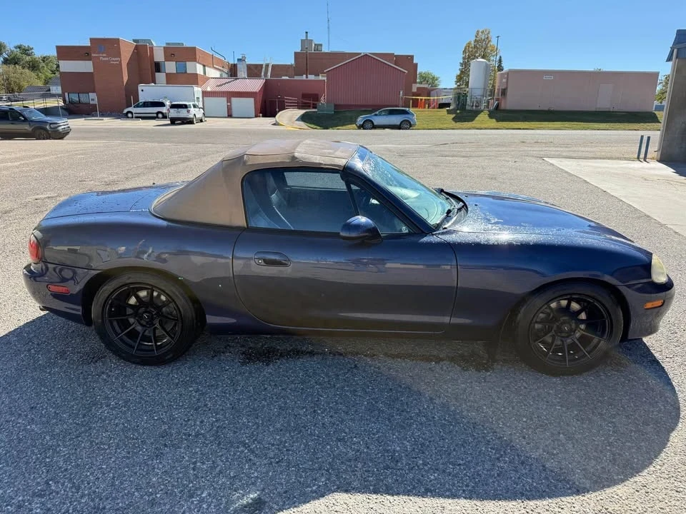 2001 Mazda NB MX-5 Miata - Image 2 of 7