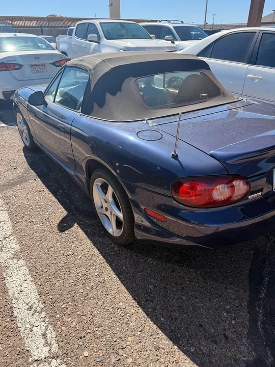 2001 Mazda NB MX-5 Miata - Image 4 of 8