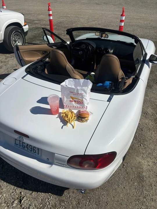 2001 Mazda NB MX-5 Miata - Image 8 of 10