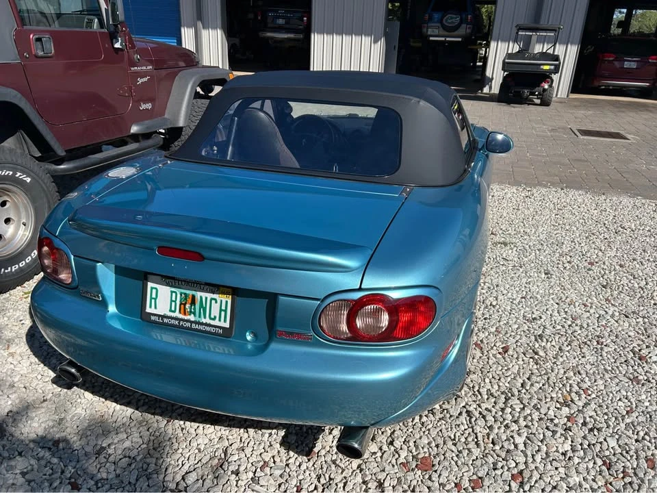 2001 Mazda NB MX-5 Miata - Image 15 of 17