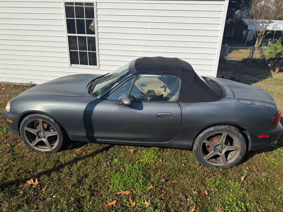 2001 Mazda NB MX-5 Miata - Image 3 of 4