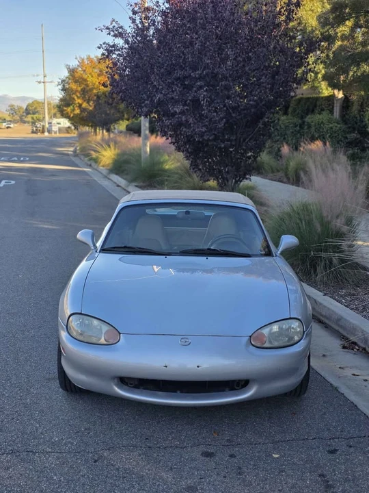 2001 Mazda NB MX-5 Miata - Image 2 of 13