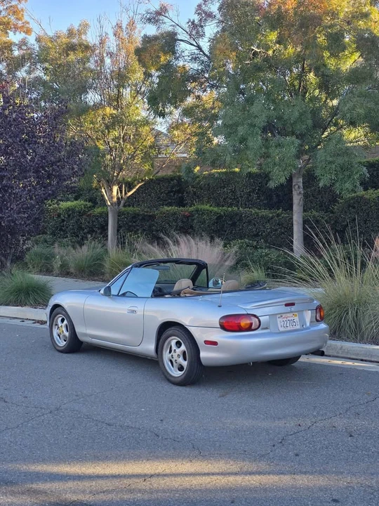 2001 Mazda NB MX-5 Miata - Image 5 of 13