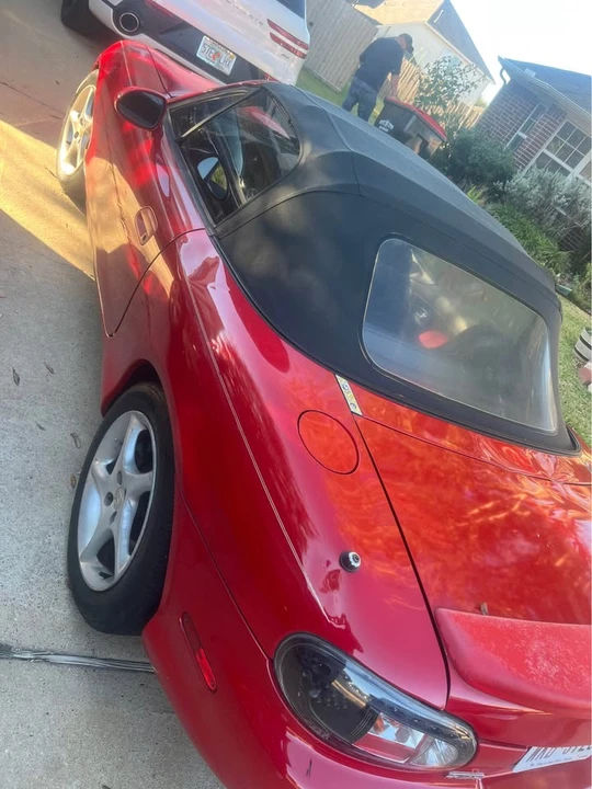 2001 Mazda NB MX-5 Miata - Image 2 of 8