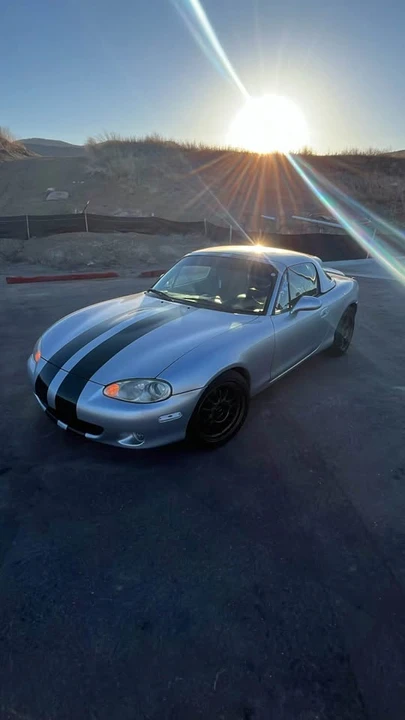 2001 Mazda NB MX-5 Miata - Image 5 of 18