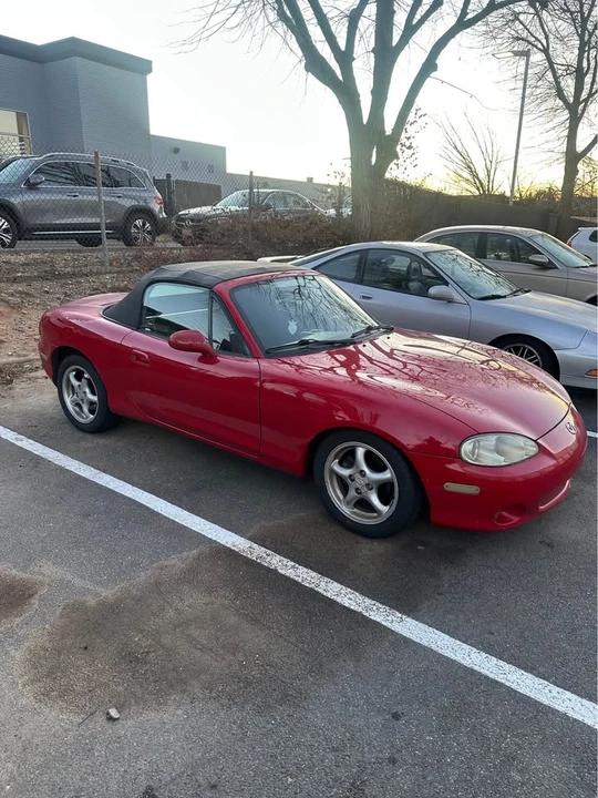 2001 Mazda NB MX-5 Miata - Image 2 of 12