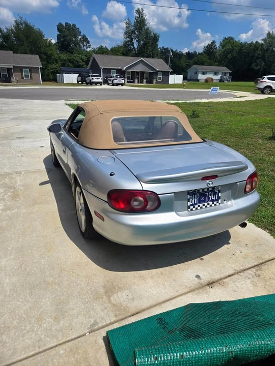 2001 Mazda NB MX-5 Miata - Image 3 of 7