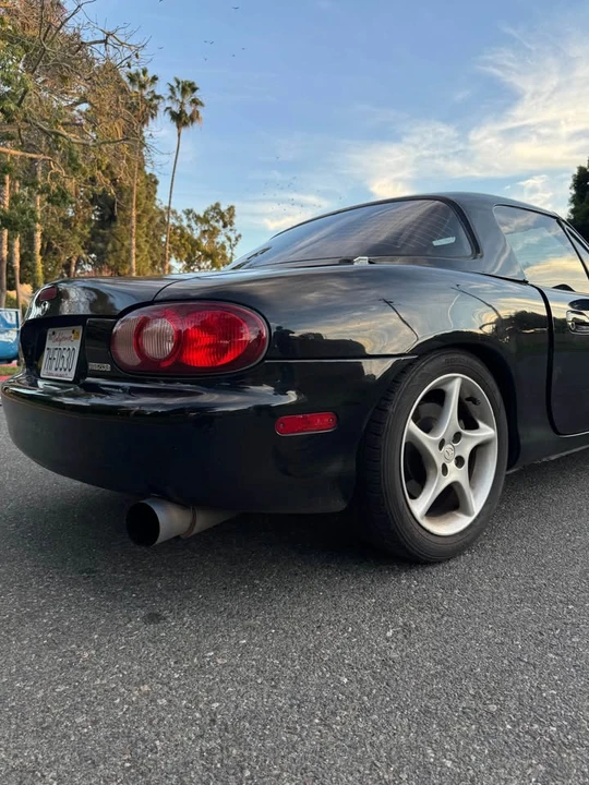 2001 Mazda NB MX-5 Miata - Image 2 of 9
