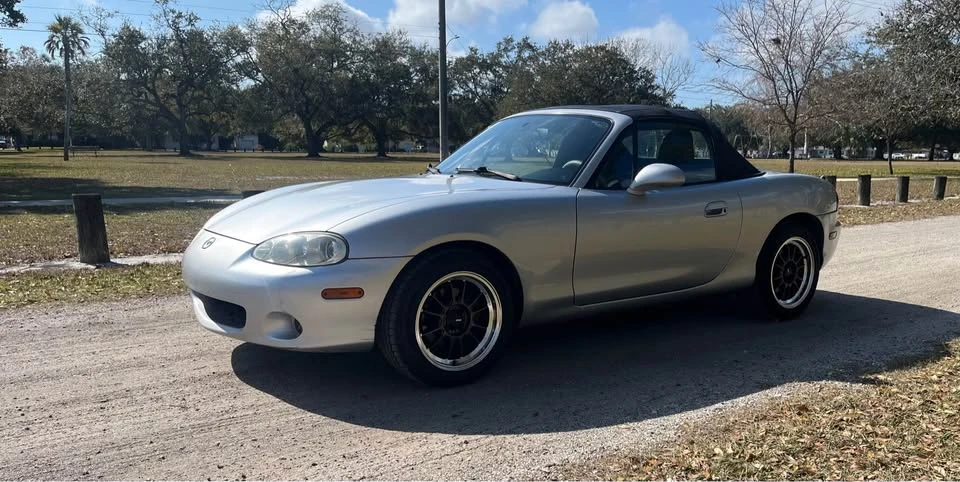 2001 Mazda NB MX-5 Miata - Image 4 of 10