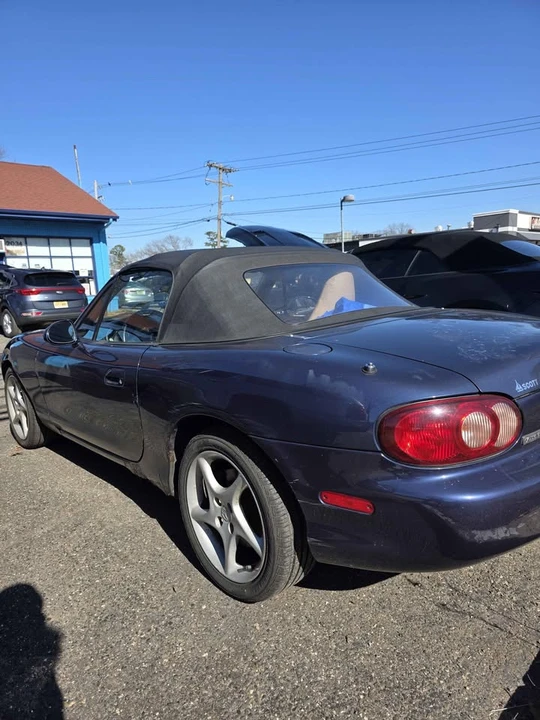 2001 Mazda NB MX-5 Miata - Image 7 of 18