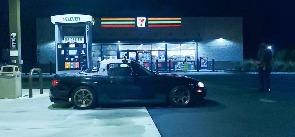 2001 Mazda NB MX-5 Miata - Image 2 of 2