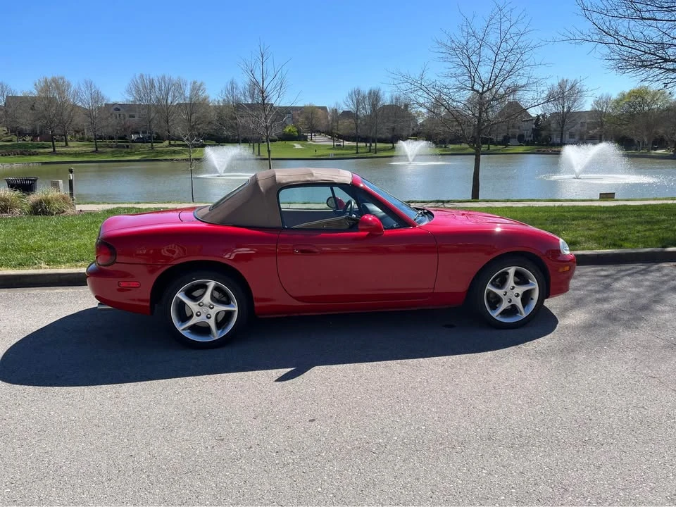 2001 Mazda NB MX-5 Miata - Image 2 of 4