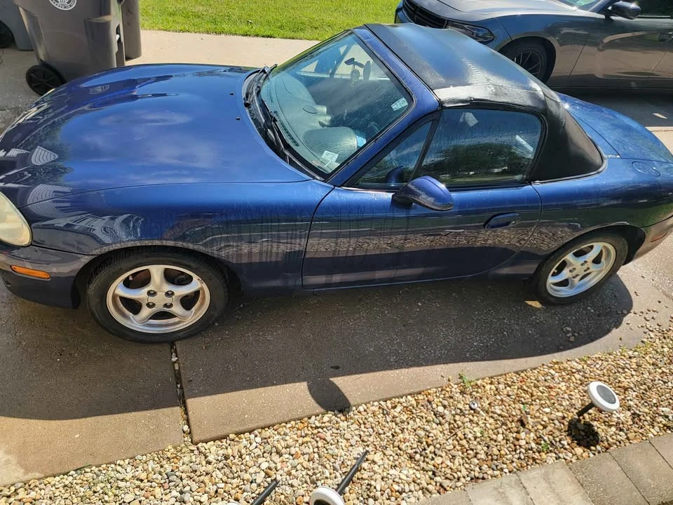 2001 Mazda NB MX-5 Miata - Image 2 of 11