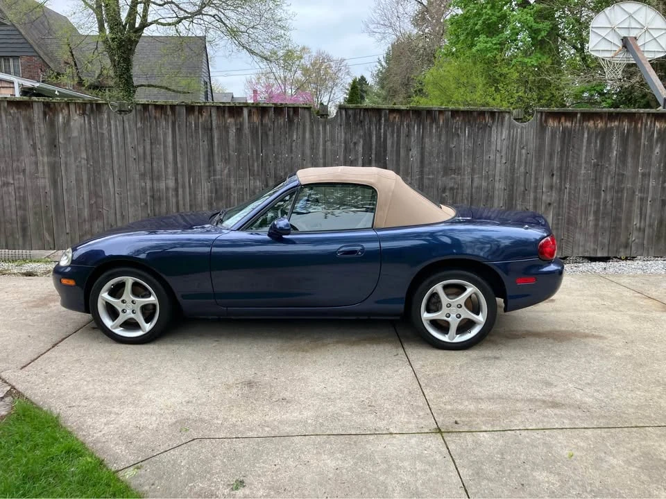 2001 Mazda NB MX-5 Miata - Image 2 of 10