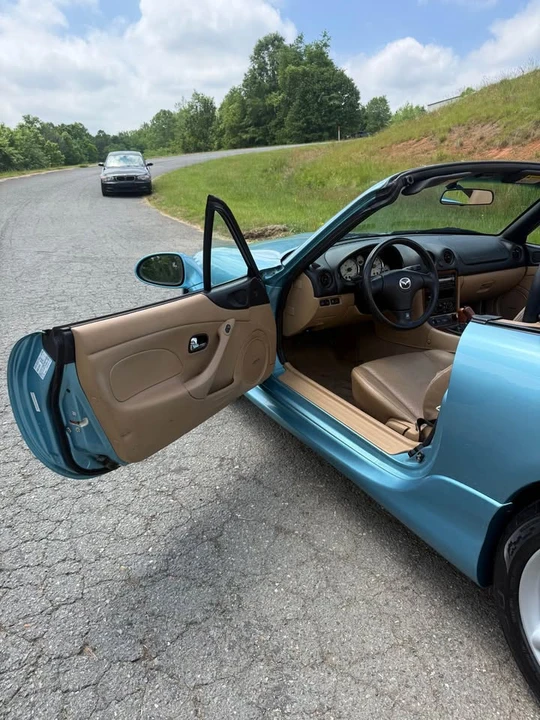 2001 Mazda NB MX-5 Miata - Image 14 of 19